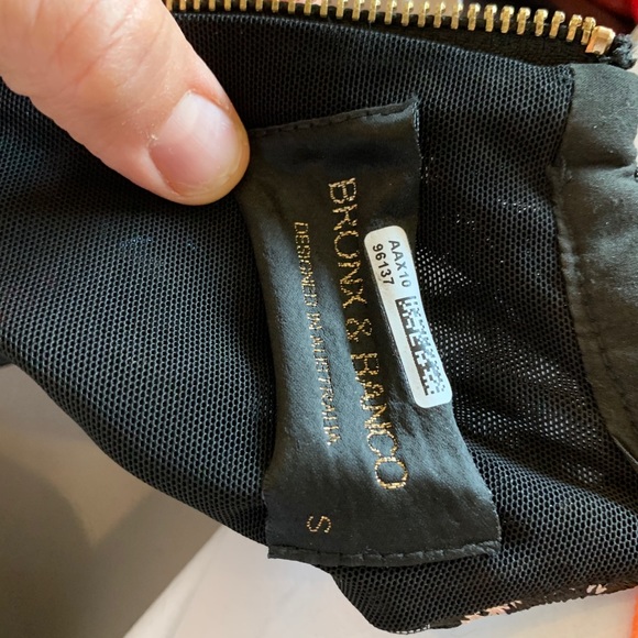 Bronx and Banco dress sequined formal gown. - Picture 4 of 6